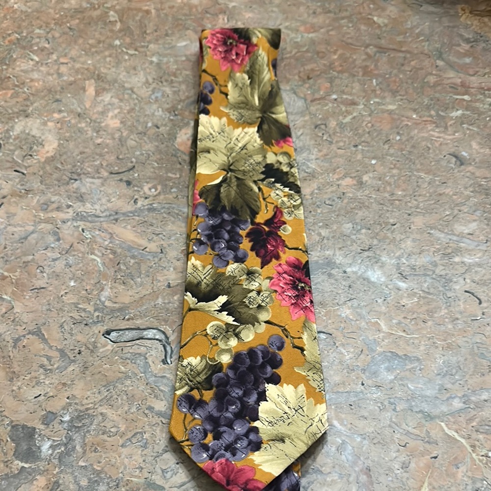 Hugo Boss Floral Patterned Tie